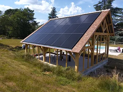 maison panneau photovoltaïque intégré tuile de pays